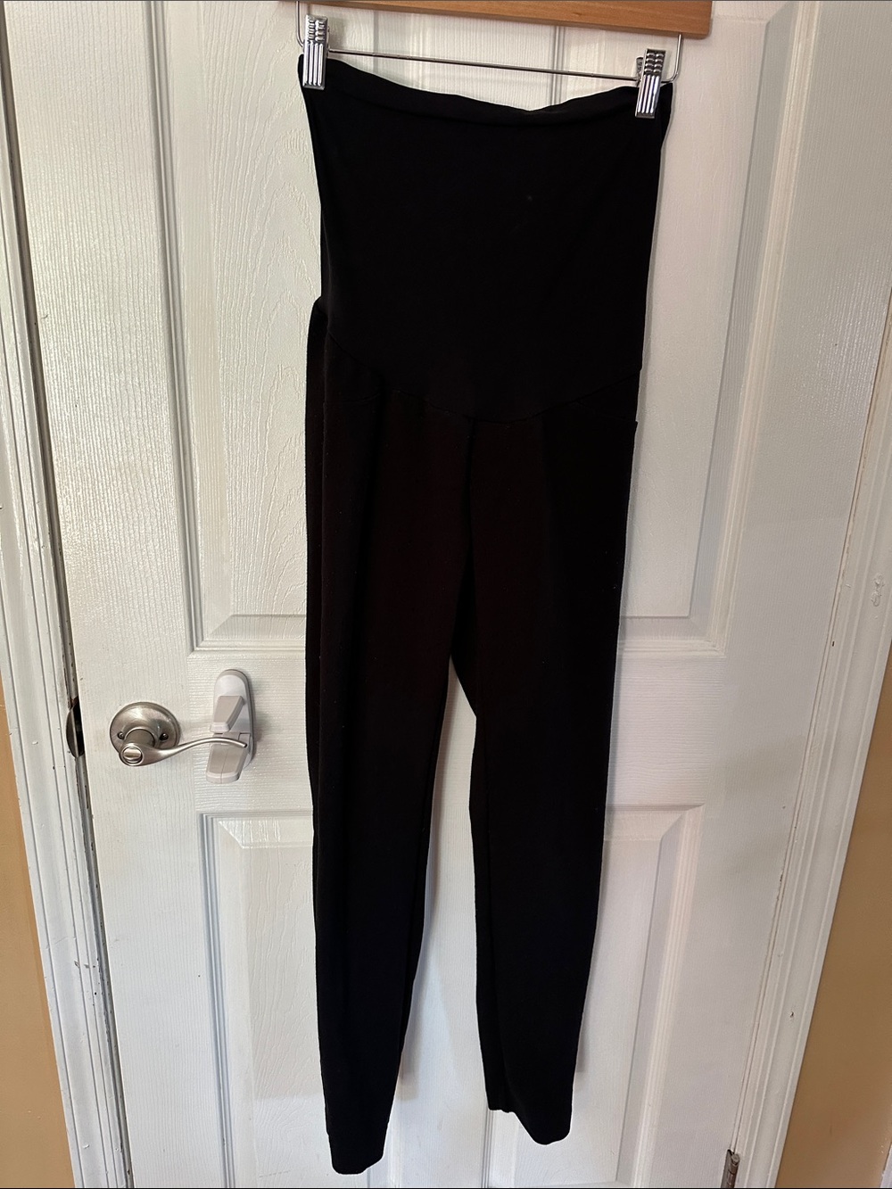 Motherhood Maternity Black Cropped Maternity ankle dress pants